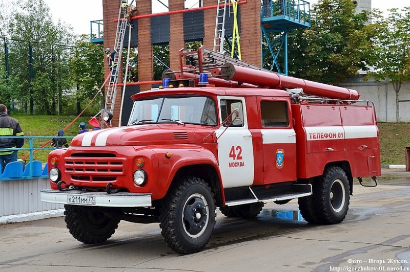 Пожарный зил. ЗИЛ 130 АЦ. ЗИЛ 130 АЦ-40. ЗИЛ 130 пожарка. АЦ ЗИЛ 130 пожарные.